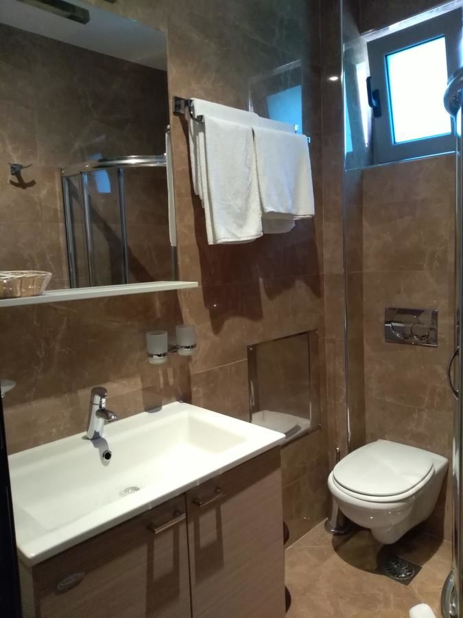 Апарт-отели Vila V Lux Apartments Петровац